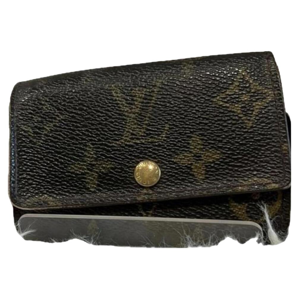 Louis Vuitton Monogram Leather Key Holder (LVXX016)
